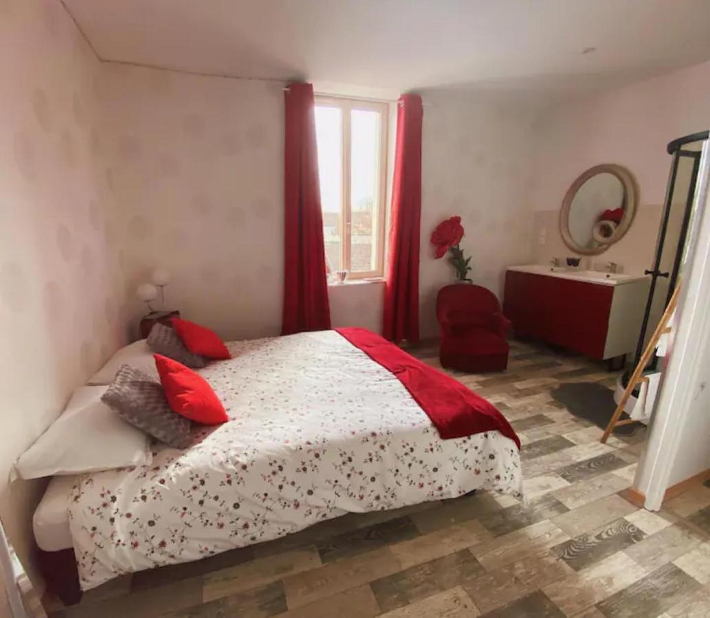 Chambres D'Hote Au Chapeau Claque Cabaret Gueugnon Buitenkant foto