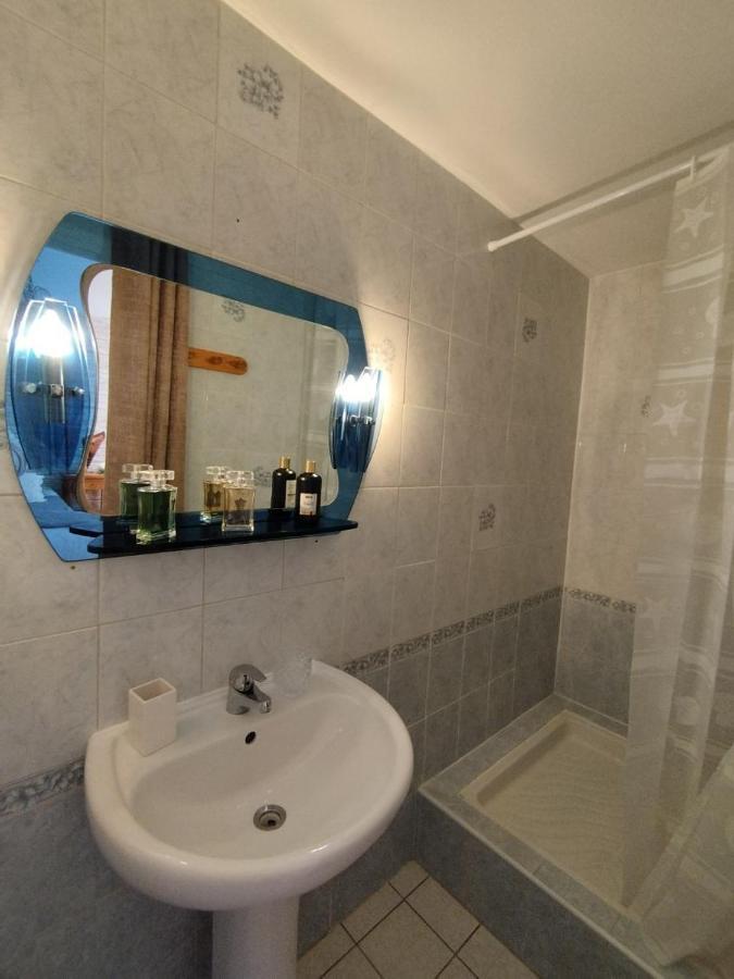 Chambres D'Hote Au Chapeau Claque Cabaret Gueugnon Buitenkant foto